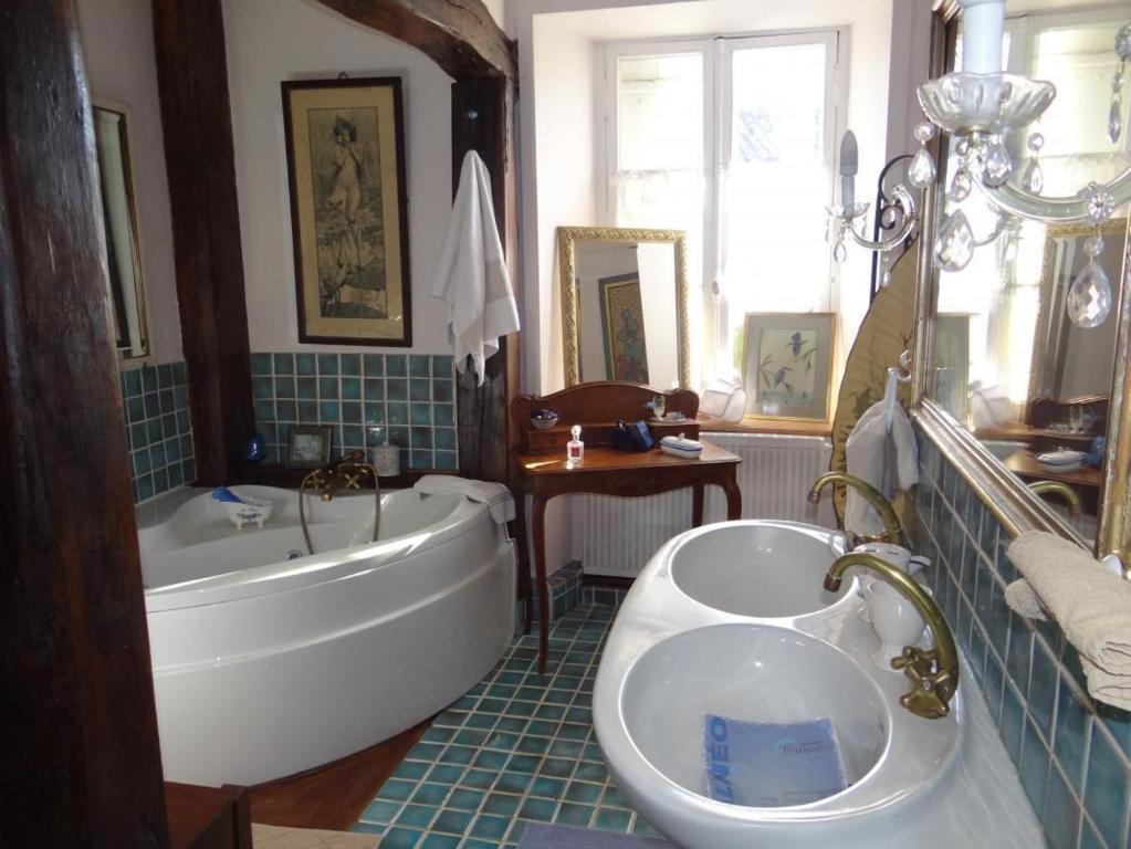 Domaine De La Dame De Lauriere Bed and Breakfast Solignac Værelse billede